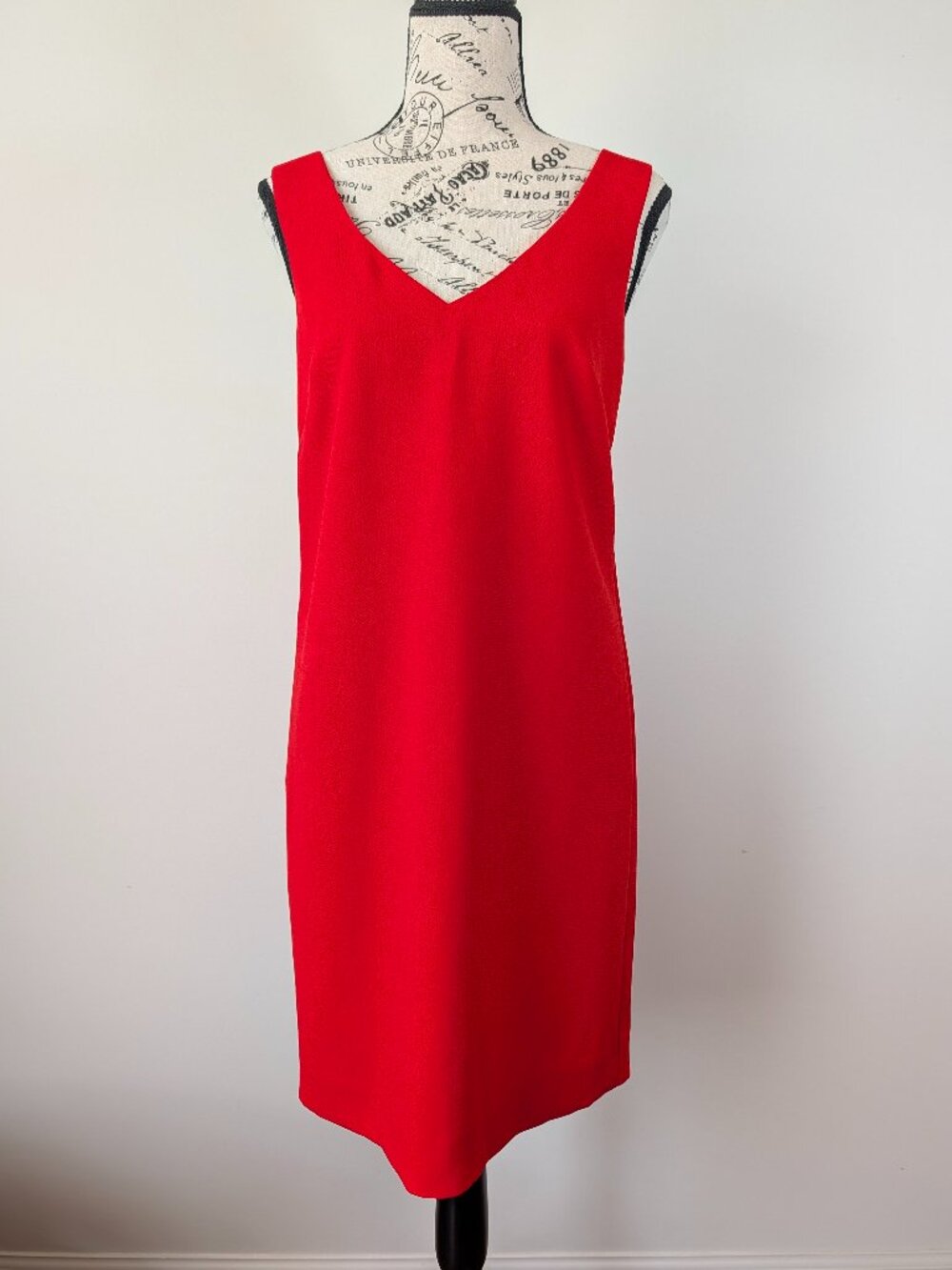Trina Turk Red Sleeveless Dress S–M Lined Classic Shift Style